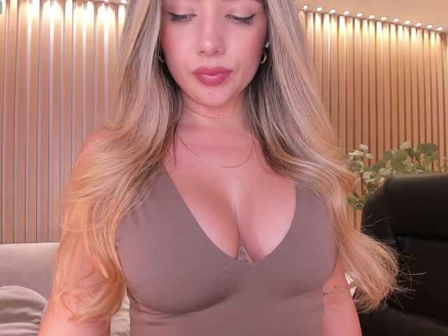 ChloePreston live cam on BongaCams