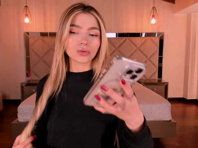 LexieWayne's BongaCams show and profile