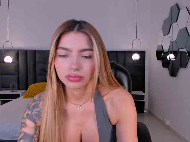 LexieWayne webcam