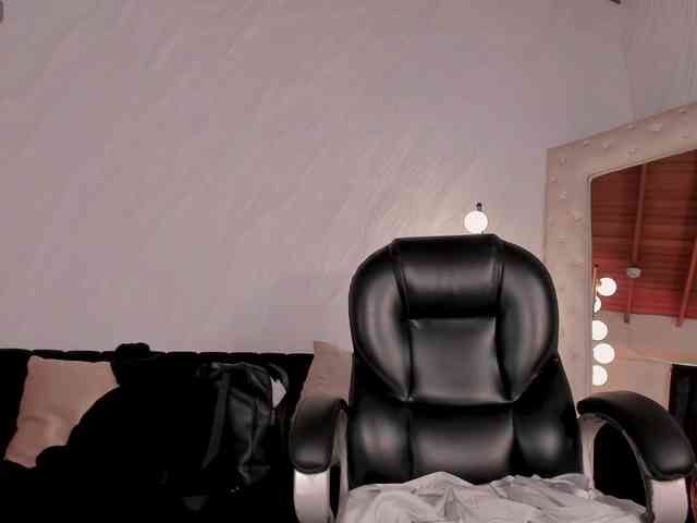 LexieWayne webcam