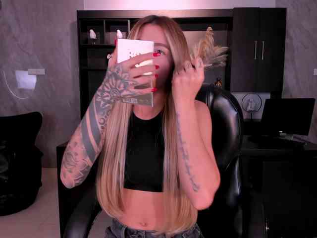 LexieWayne webcam