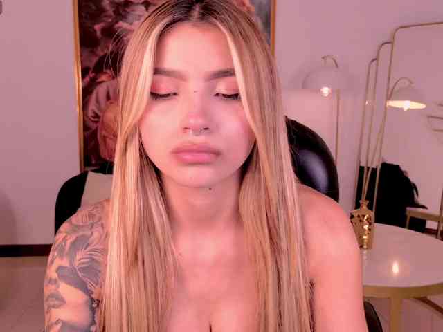 LexieWayne webcam