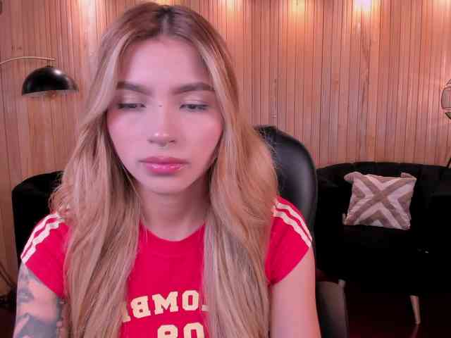 LexieWayne webcam
