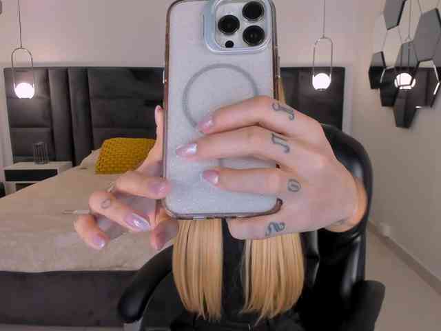 LexieWayne webcam