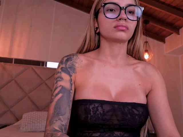 LexieWayne webcam