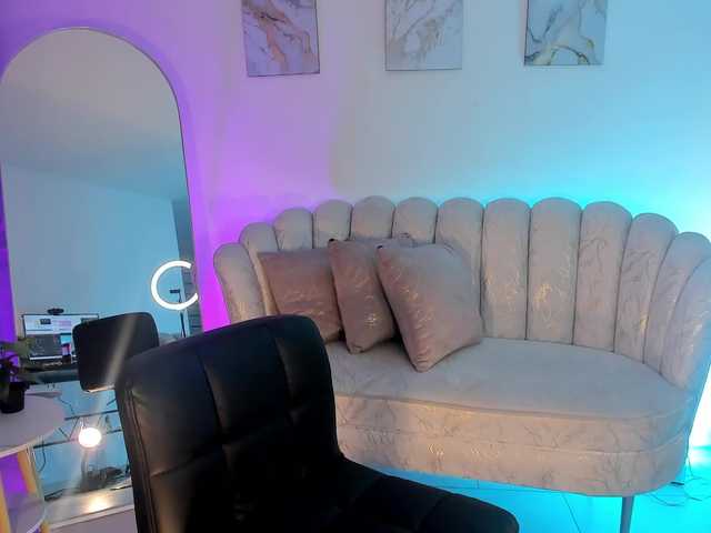 DonnaStonne live cam on BongaCams