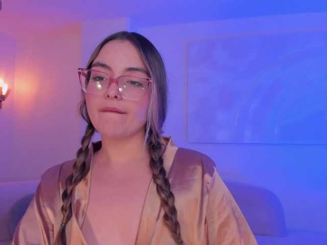AllisonRogers live cam on BongaCams