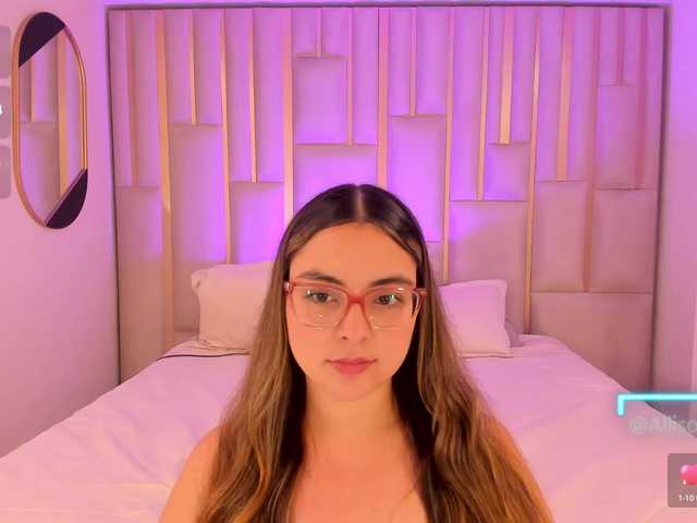 AllisonRogers live cam on BongaCams