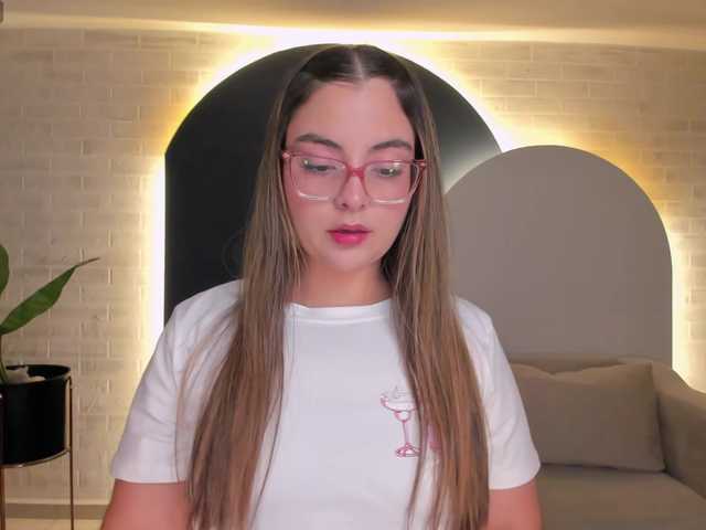 AllisonRogers live cam on BongaCams