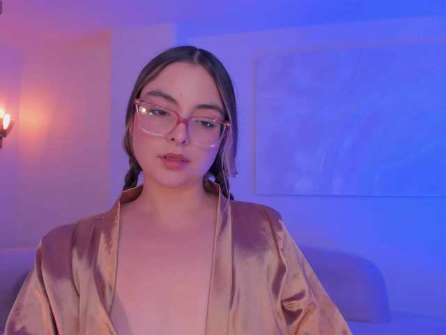 AllisonRogers live cam on BongaCams