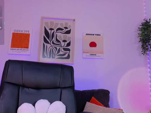 ViolettCastel live cam on BongaCams