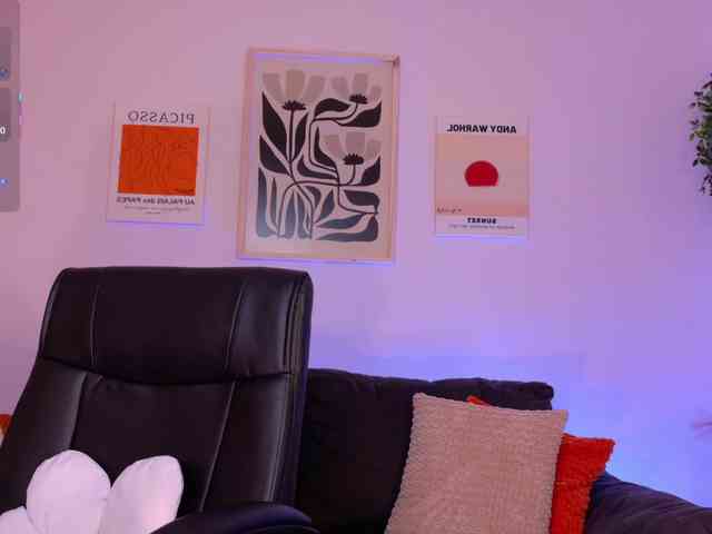 ViolettCastel webcam