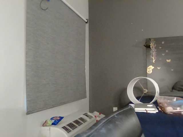 Adelaideskyy live cam on BongaCams