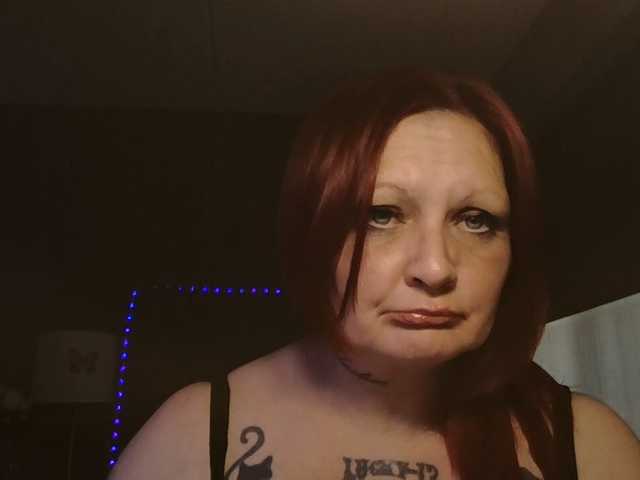 Adelaideskyy's BongaCams show and profile