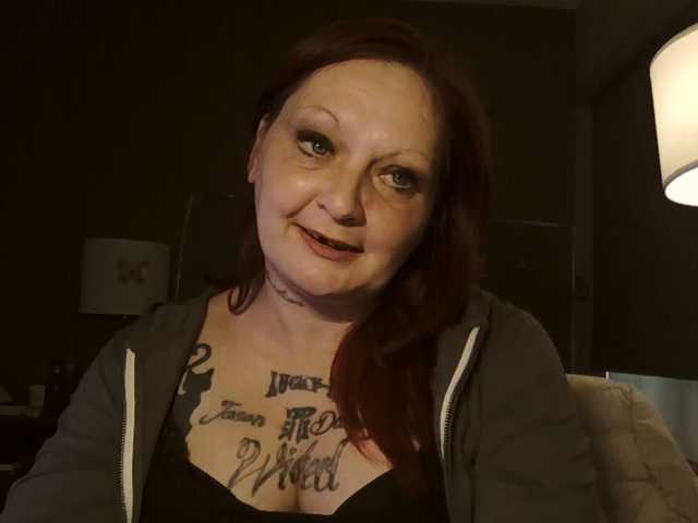 Adelaideskyy's BongaCams show and profile