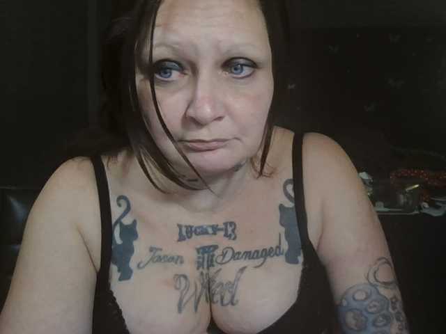 Adelaideskyy live cam on BongaCams