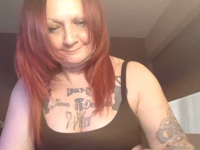 Adelaideskyy's BongaCams show and profile