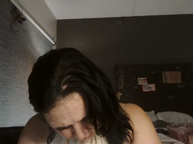 Adelaideskyy live cam on BongaCams