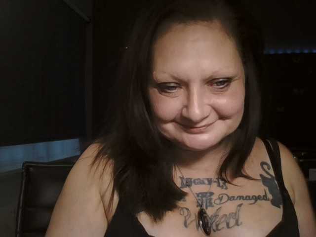 Adelaideskyy live cam on BongaCams