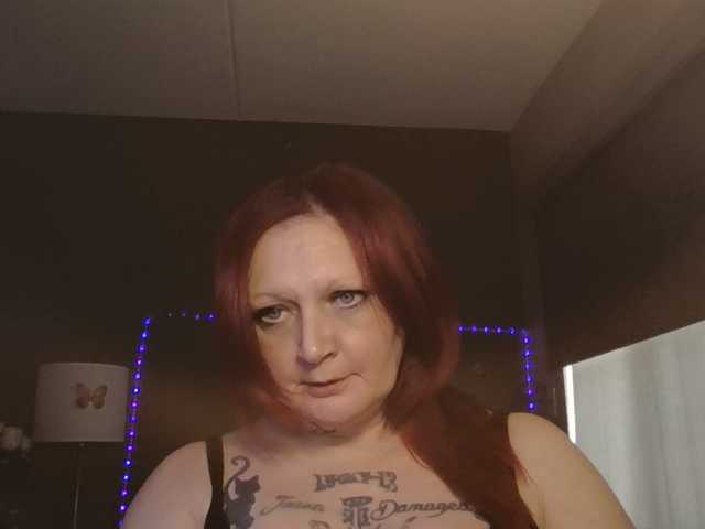 Adelaideskyy's BongaCams show and profile