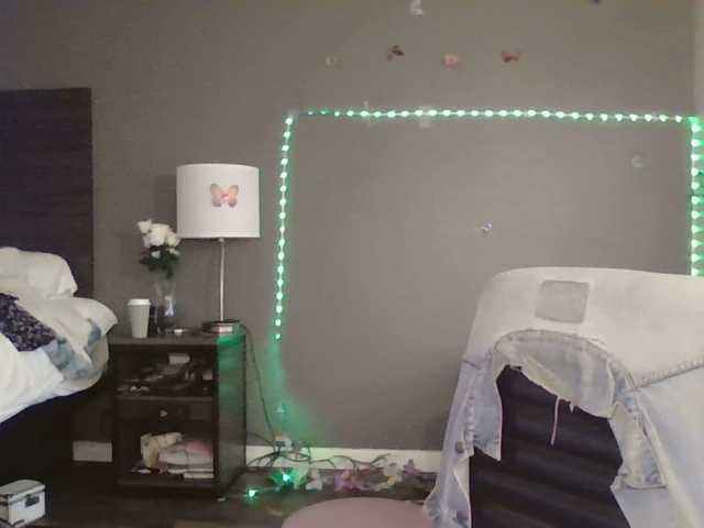 Adelaideskyy's BongaCams show and profile