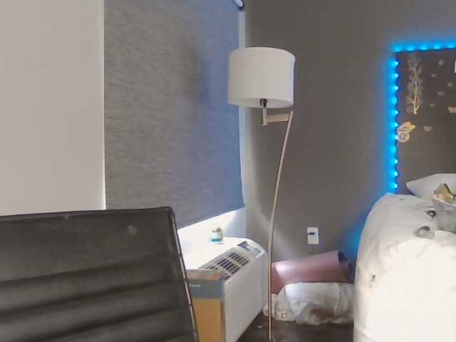 Adelaideskyy live cam on BongaCams