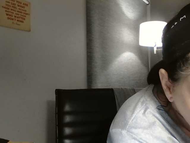 Adelaideskyy live cam on BongaCams