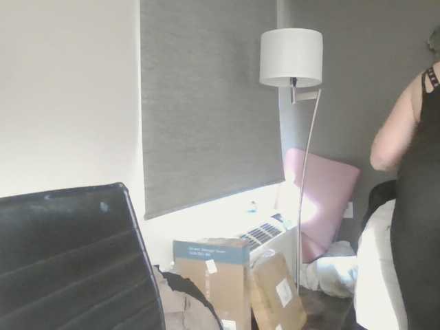 Adelaideskyy live cam on BongaCams