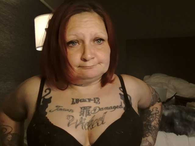 Adelaideskyy live cam on BongaCams