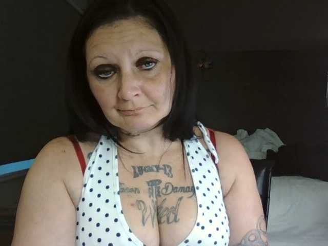 Adelaideskyy live cam on BongaCams