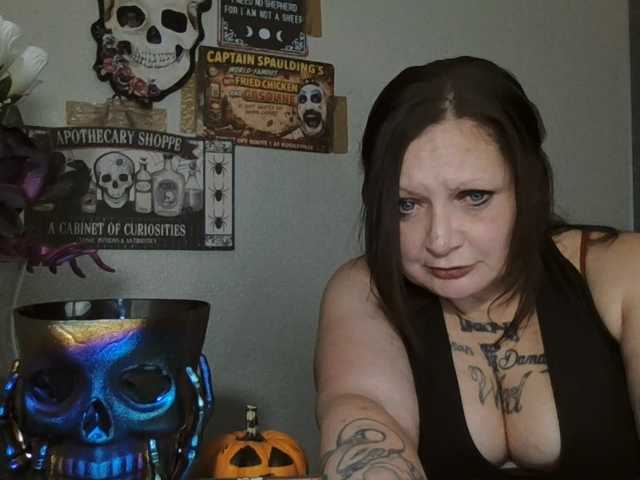 Adelaideskyy live cam on BongaCams