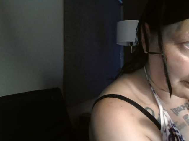 Adelaideskyy live cam on BongaCams