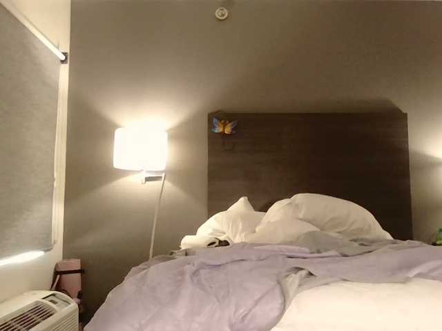 Adelaideskyy live cam on BongaCams