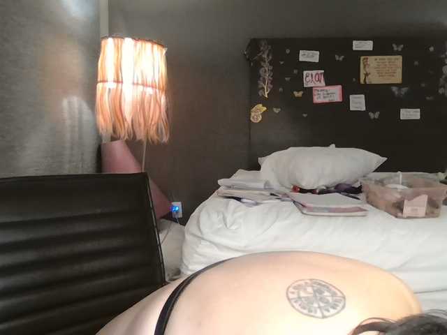 Adelaideskyy live cam on BongaCams