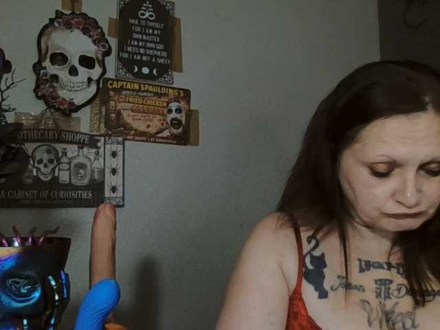 Adelaideskyy live cam on BongaCams