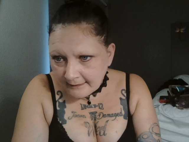 Adelaideskyy live cam on BongaCams