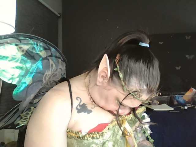 Adelaideskyy live cam on BongaCams