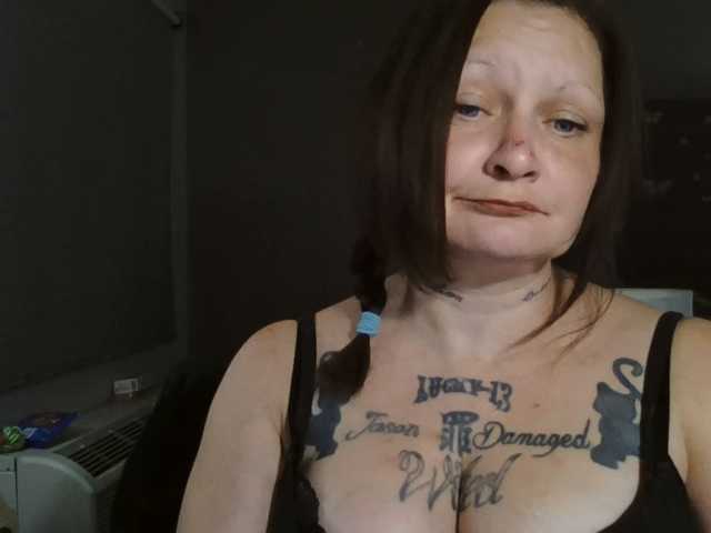 Adelaideskyy, en vivo ahora en BongaCams