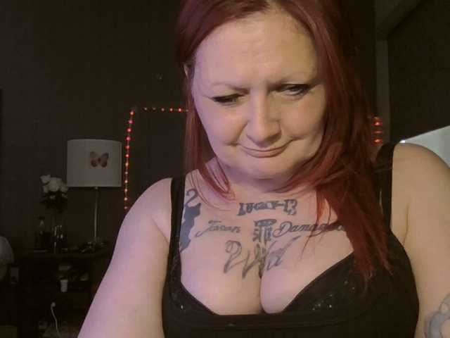 Adelaideskyy's BongaCams show and profile