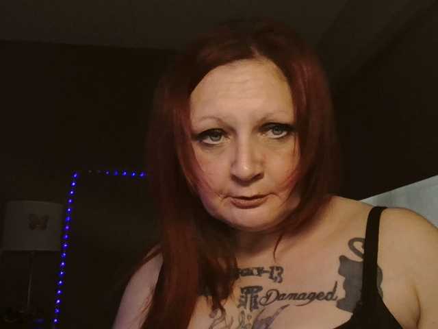 Adelaideskyy's BongaCams show and profile