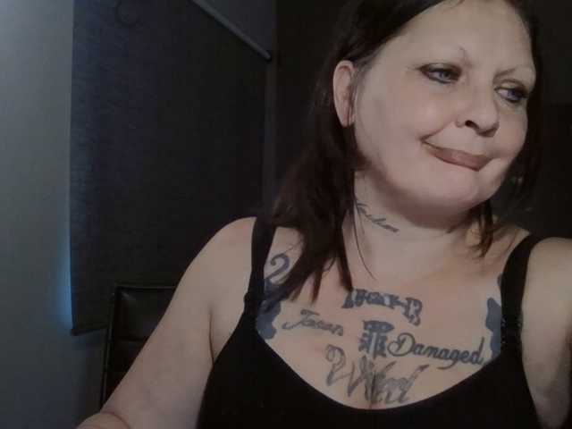 Adelaideskyy live cam on BongaCams