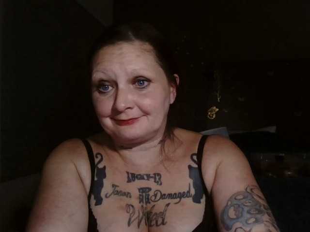Adelaideskyy live cam on BongaCams