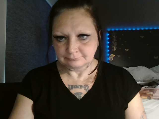 Adelaideskyy live cam on BongaCams