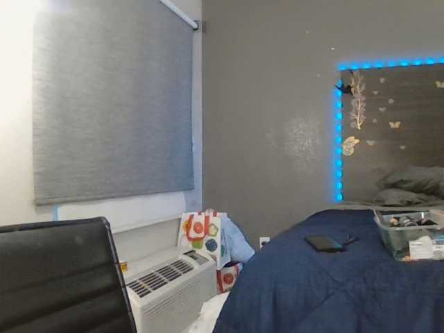 Adelaideskyy live cam on BongaCams