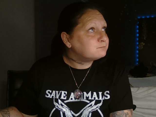 Adelaideskyy live cam on BongaCams