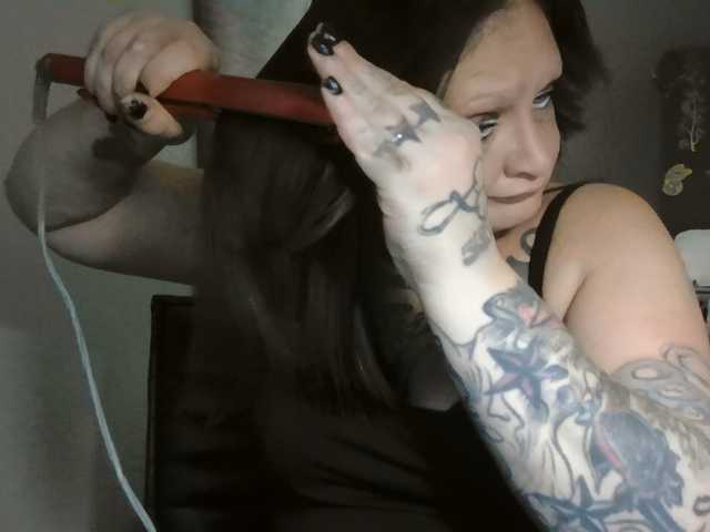 Adelaideskyy live cam on BongaCams