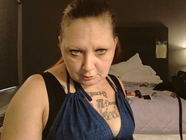 Adelaideskyy live cam on BongaCams