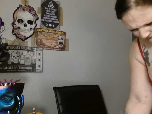 Adelaideskyy live cam on BongaCams
