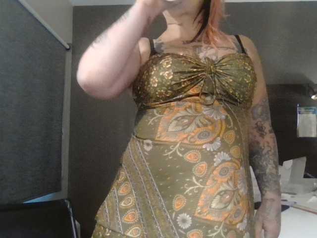 Adelaideskyy live cam on BongaCams