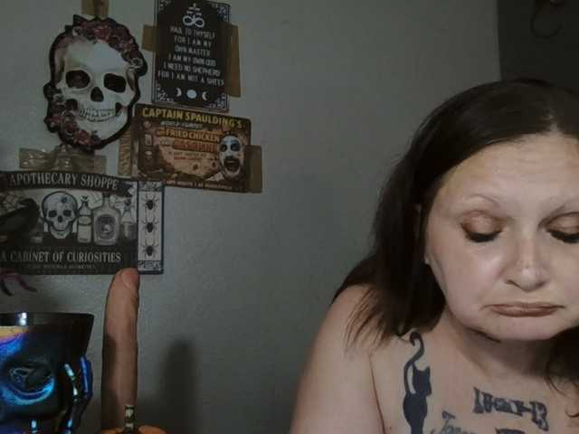 Adelaideskyy live cam on BongaCams